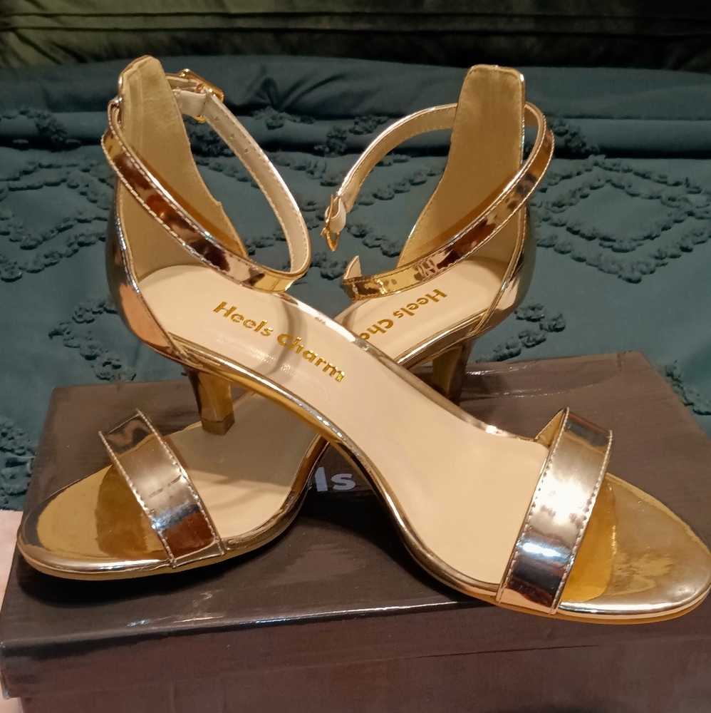 Gold kitten heels 👠 by Heels Charm